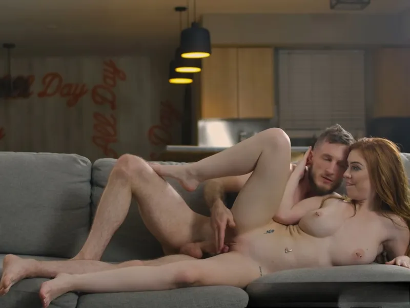 đang tăng ca mà con ghệ cứ dùng âm đạo lôi kéo tôi doggy cùng em